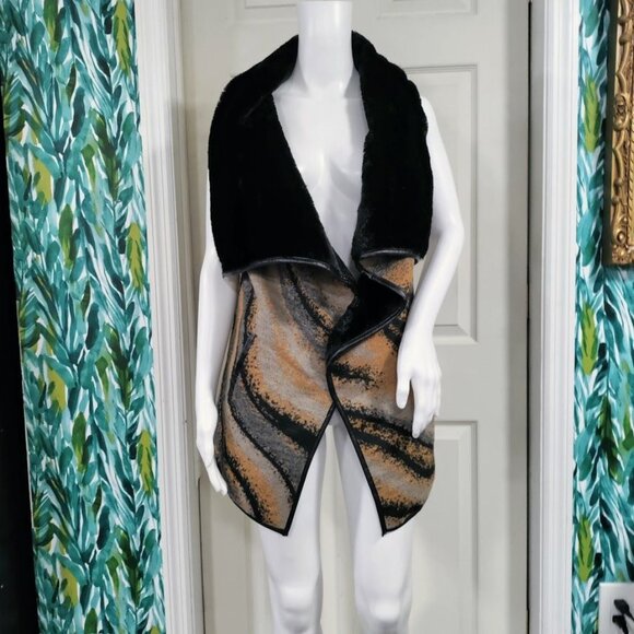 Furious Fur Soft Luxe Cozy Faux Fur Cascading Cape Vest Open Front Vest M - Picture 4 of 12